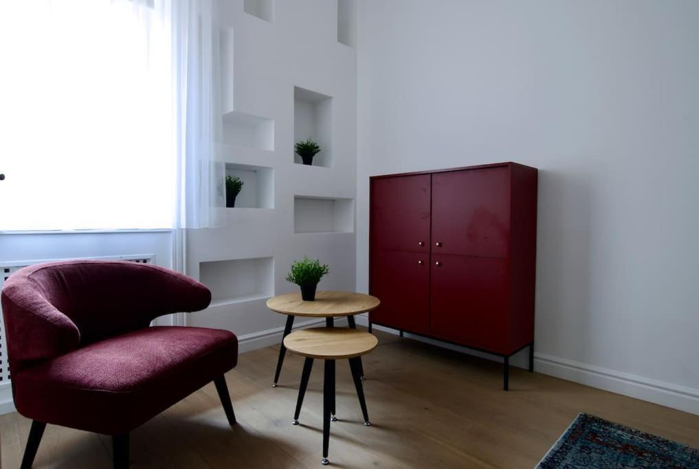 Premium By Hi5- Anker Budapest